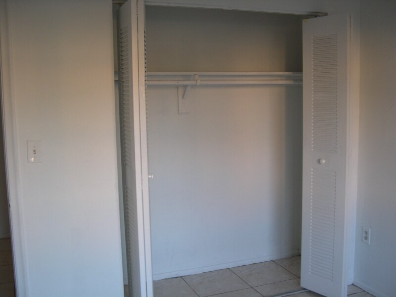 Building Photo - 13923 SW 90th Ave