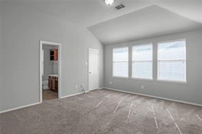 Building Photo - Charming 3-Bedroom Home in Sought-After Aubrey Neighborhood