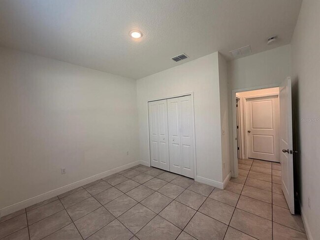 Building Photo - 16100 SW 35th Court Rd