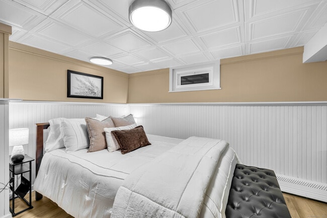 Building Photo - 25 Cottage Grove Rd