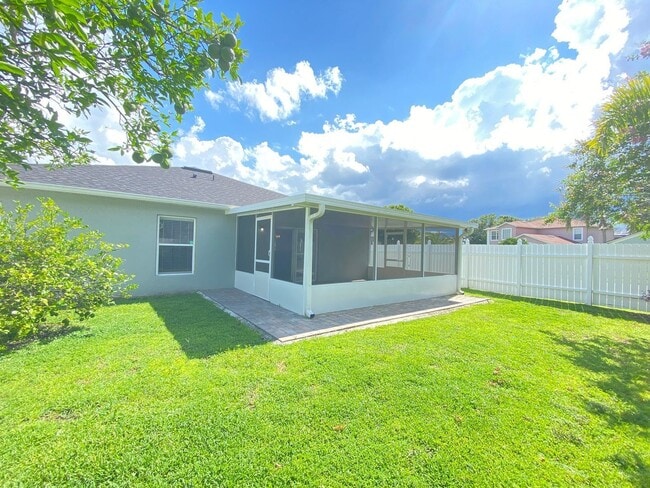 Building Photo - 15353 Perdido Dr