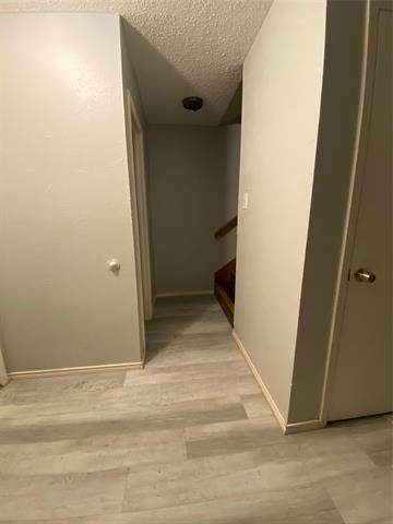 Building Photo - 716 Royal Crest Dr