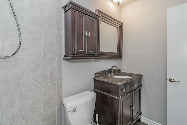 Building Photo - COMING SOON! UPDATED 3 BEDROOM IN ALEDO