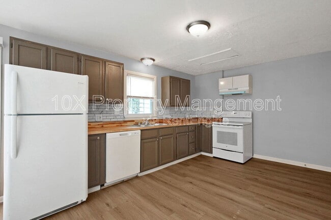 Building Photo - 350 S Chase Ave