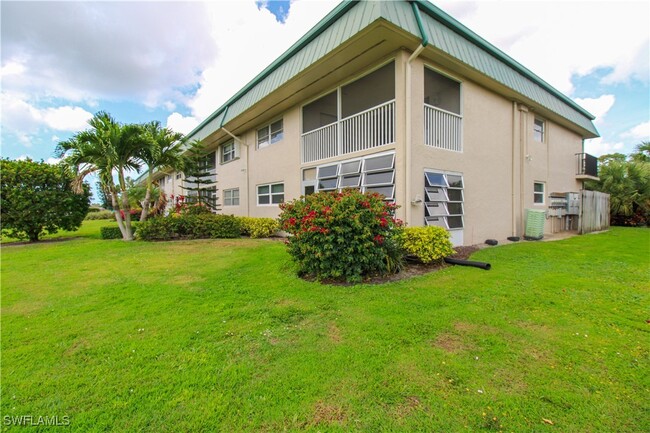 Building Photo - 600 Valley Stream Dr