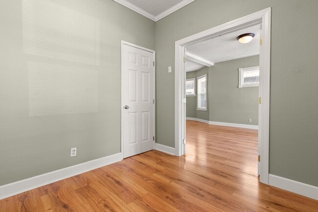 Building Photo - Spacious 3 bedroom, 1 Bath House in Inner SE Portland - Everything Right at Your Doorstep!