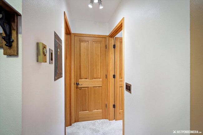 Building Photo - Executive Style Condominium