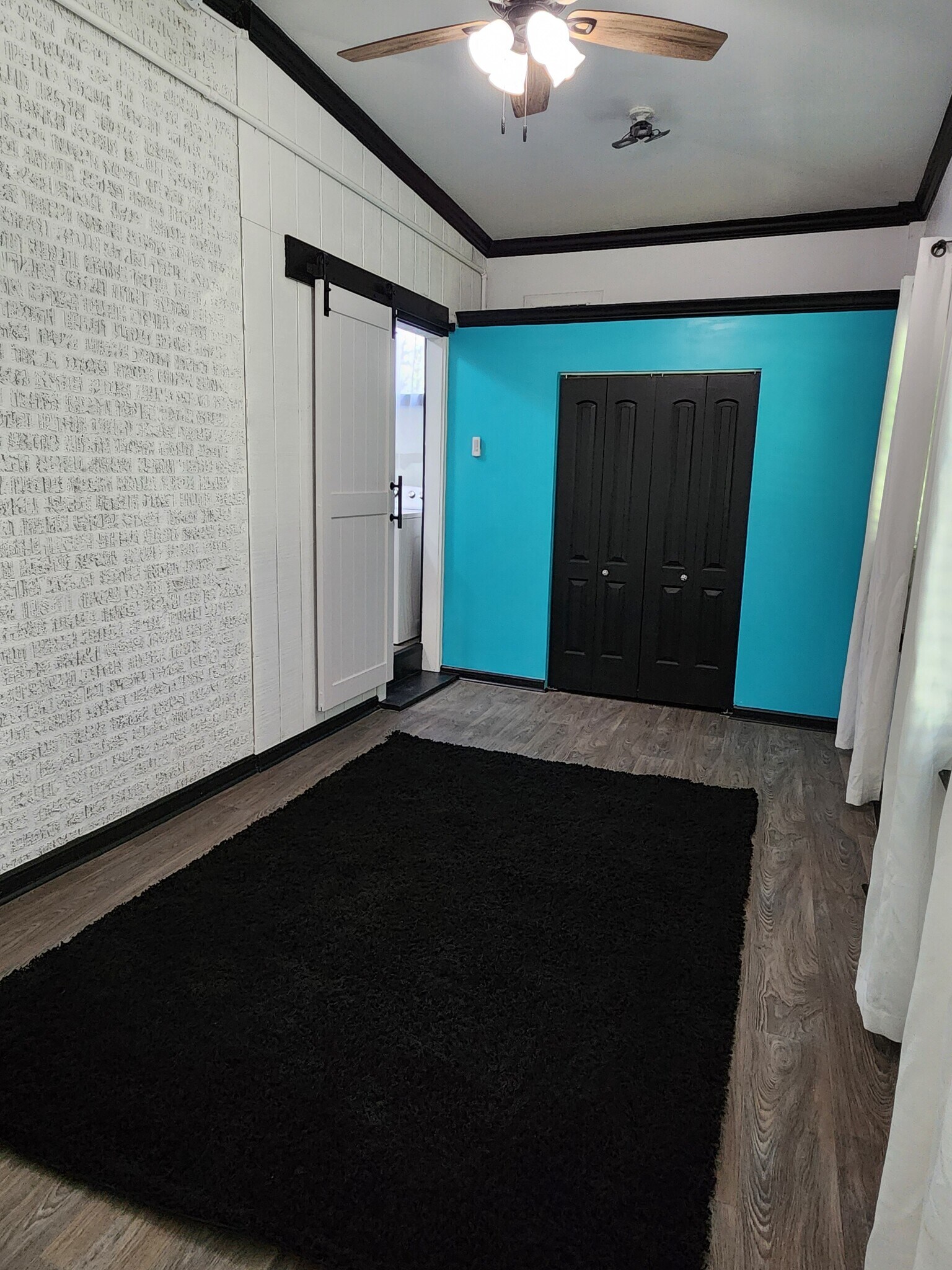 Building Photo - 1308 E Washington Ave