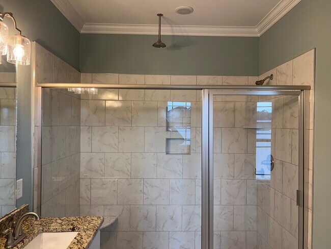 Master Bath - 217 Braylock Dr