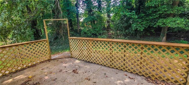 Building Photo - 2120 Fairways Ct