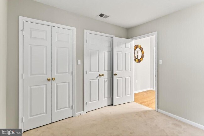 Building Photo - 2410 Dakota Lakes Dr