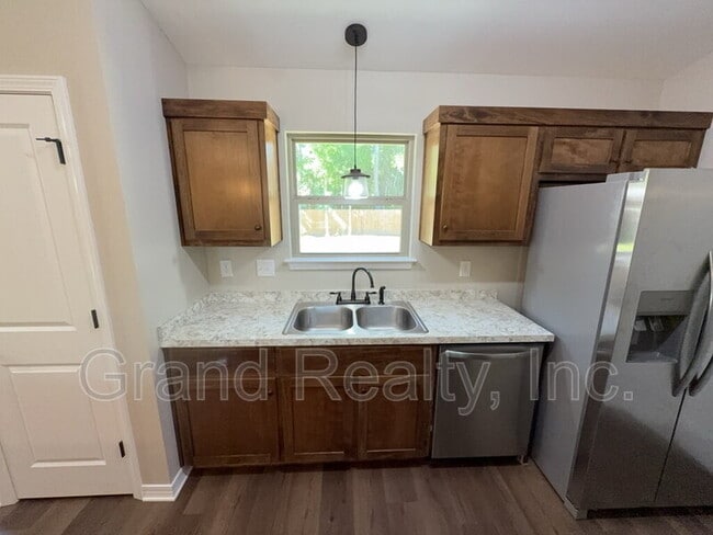 Building Photo - 4090 Charles Cir