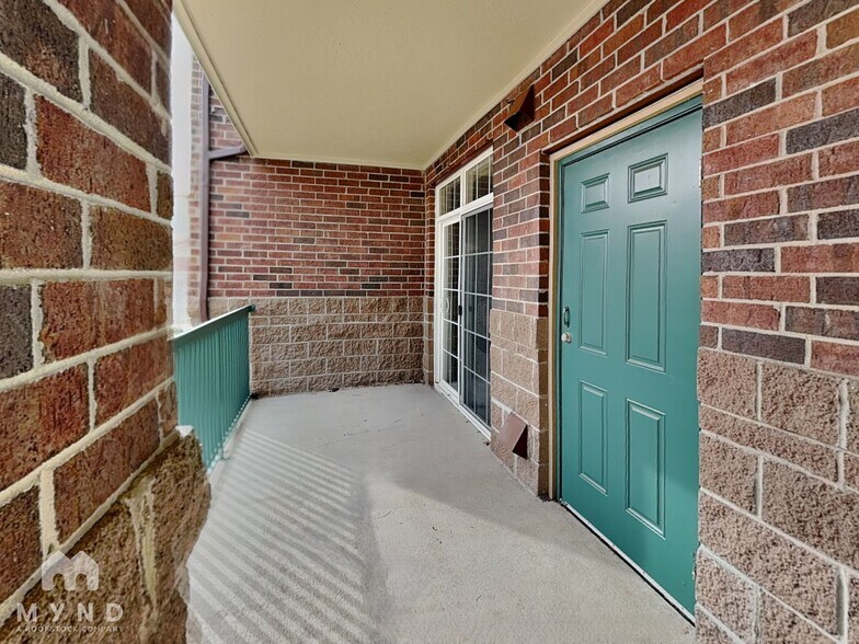 Building Photo - 3854 S Dayton Way