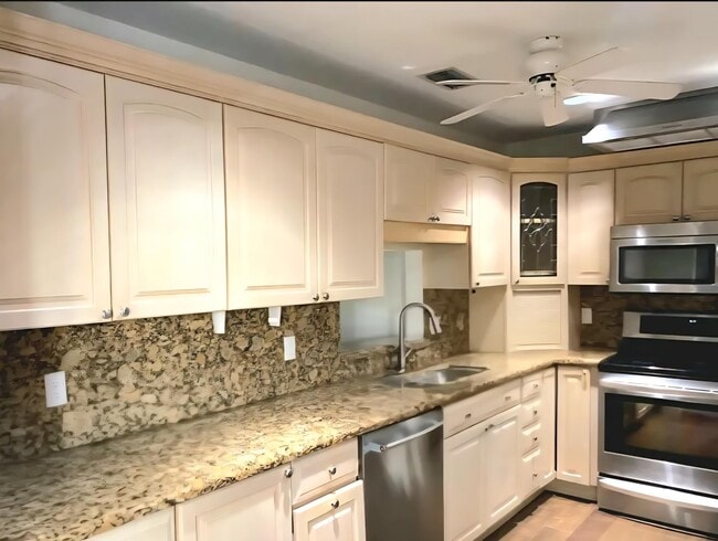 Building Photo - 19323 Carolina Cir