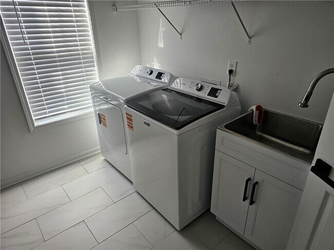 Building Photo - 1222 Paiute Ct