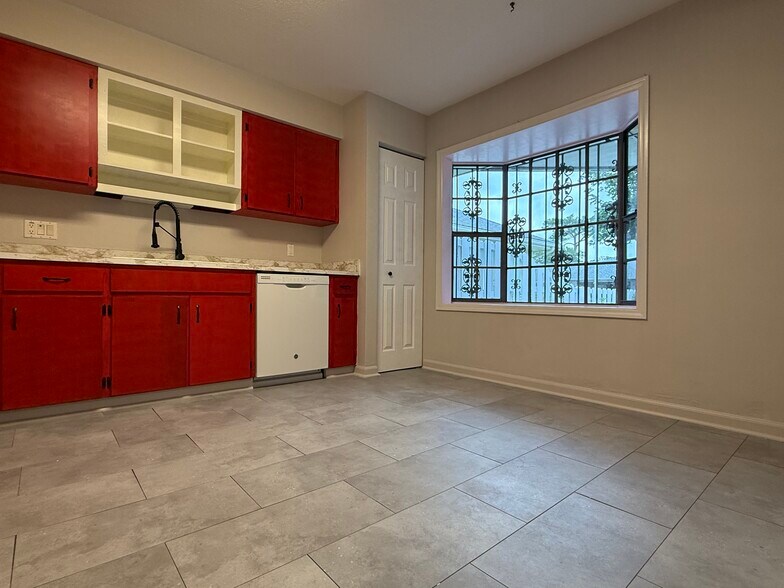 Building Photo - 84 Lake Fairgreen Cir