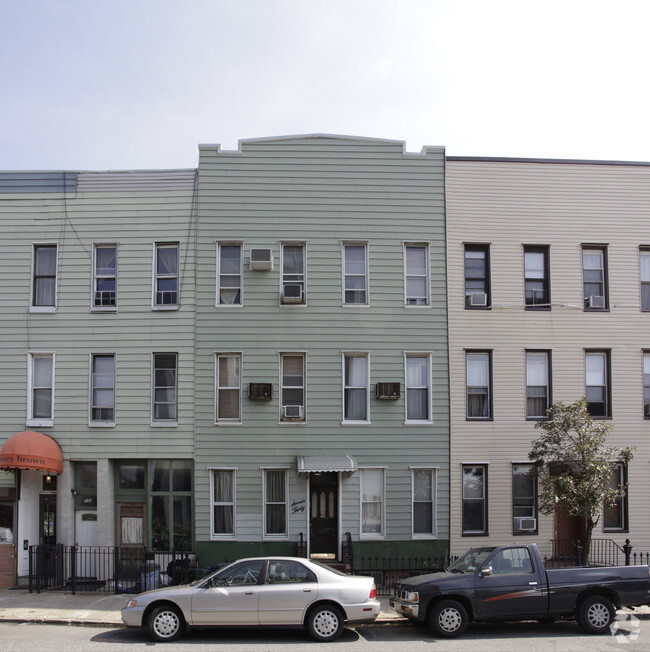 Building Photo - 730 Lorimer St