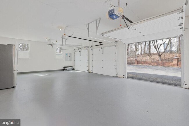 Building Photo - 11620 Piney Spring Ln