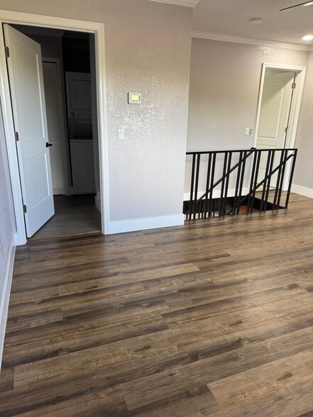 Building Photo - 3918 Overlook Dr NE
