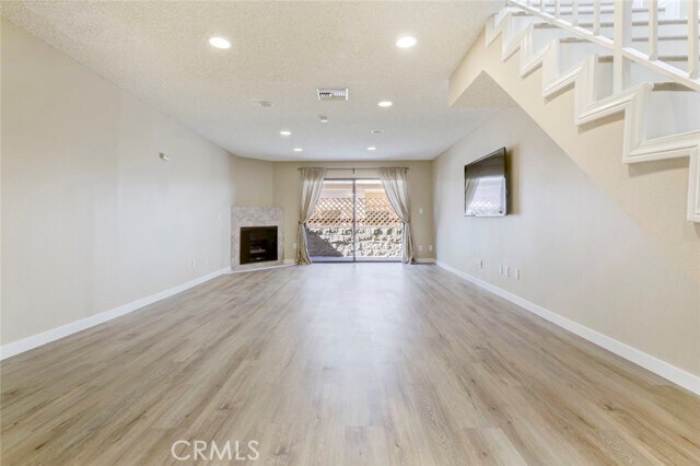 Building Photo - 635 E Angeleno Ave