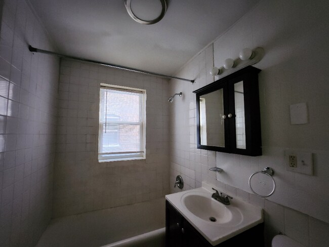 Building Photo - 8348 S Maryland Ave