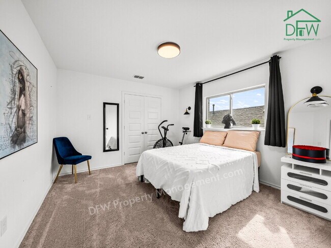 Building Photo - Spacious 4-Bedroom Home with 2-Car Garage & Resort-Style Community Amenities