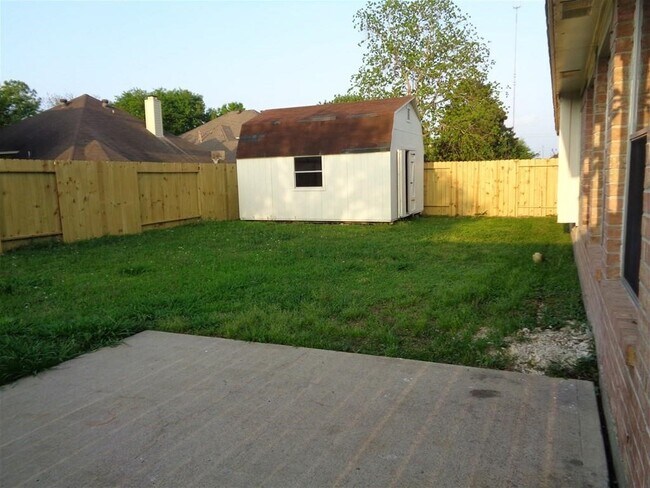 Building Photo - 1830 Arrowhead Ct