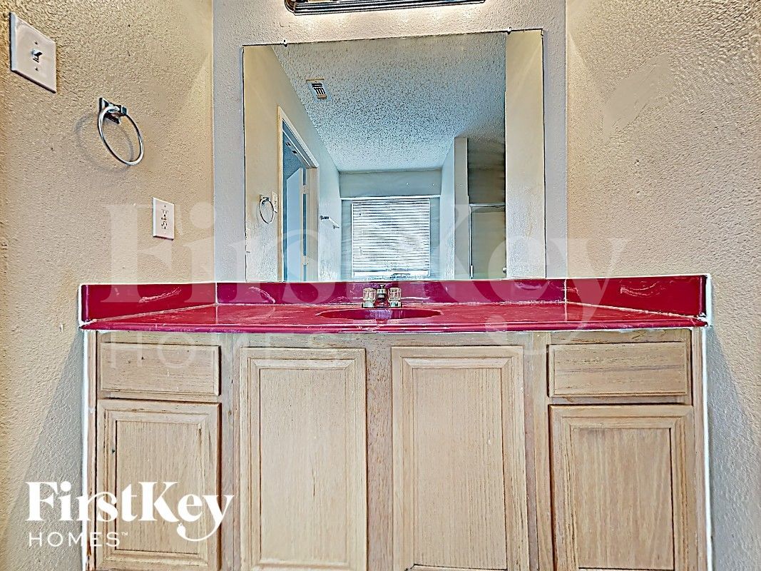 Building Photo - 530 Alameda Ave