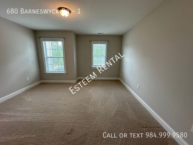 Building Photo - 680 Barneswyck Dr