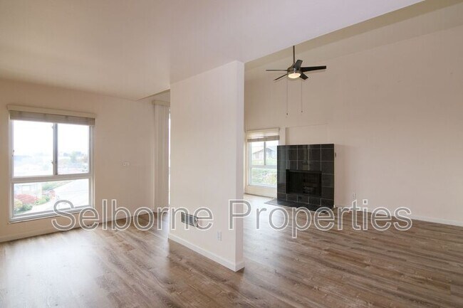 Building Photo - 765 Rand Ave