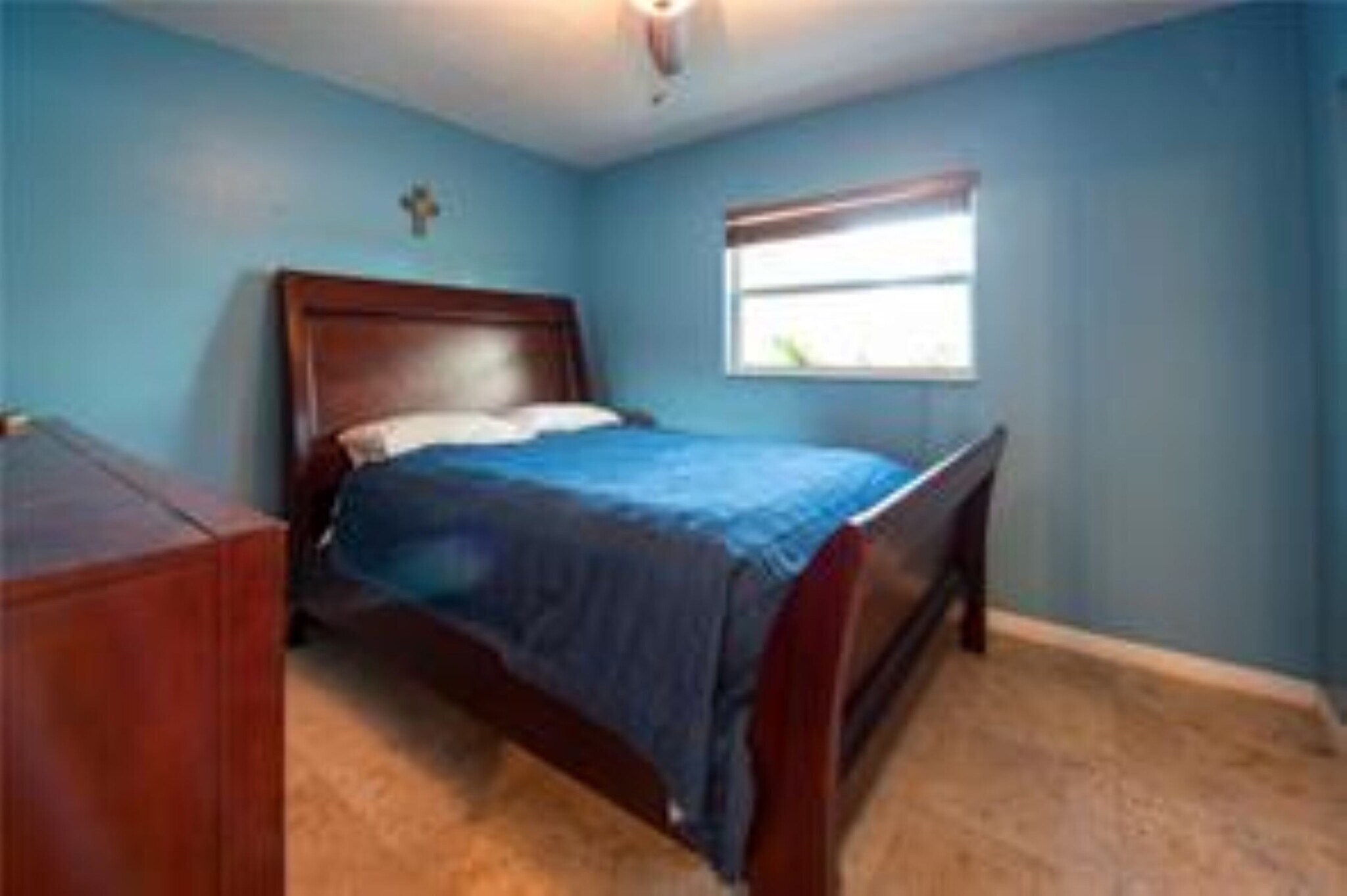 Building Photo - 530 NE 15th Ct