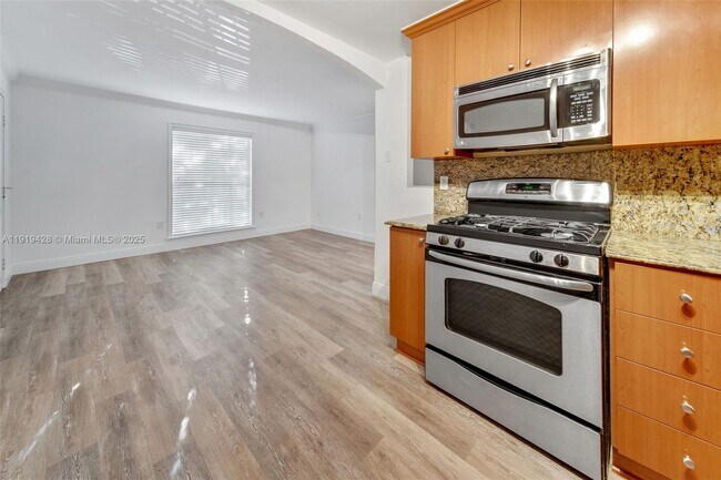 Building Photo - 3245 Virginia St