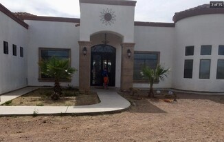 Building Photo - 307 Valley View Dr