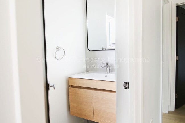 Building Photo - 2293 Termino Ave