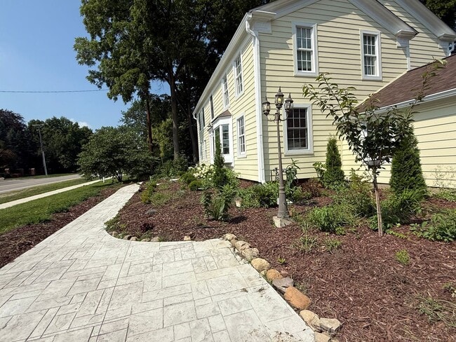 Building Photo - 45800 W Ann Arbor Trail