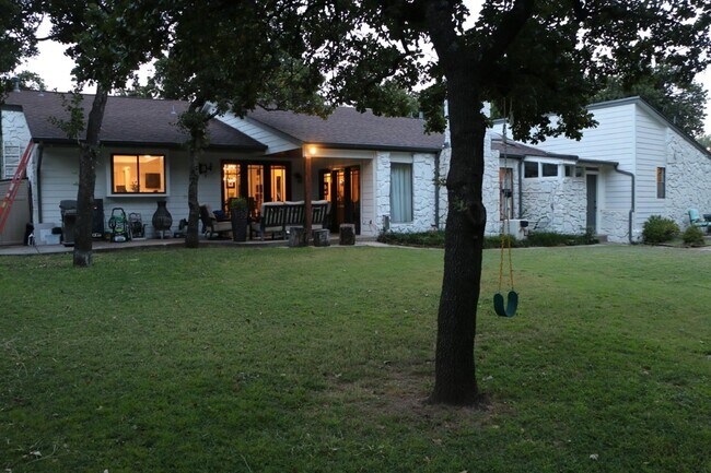 Building Photo - 1925 Bunting Ct