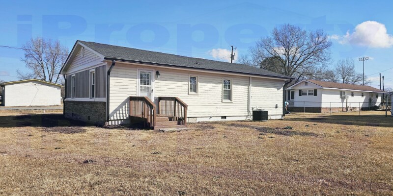 Building Photo - 106 Smith St