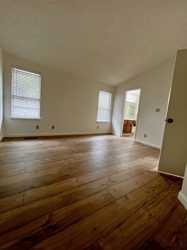 Building Photo - 1411 Ambassador Drive - Located in Northwe...