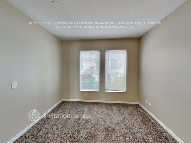 Building Photo - 3208 43rd Ave E