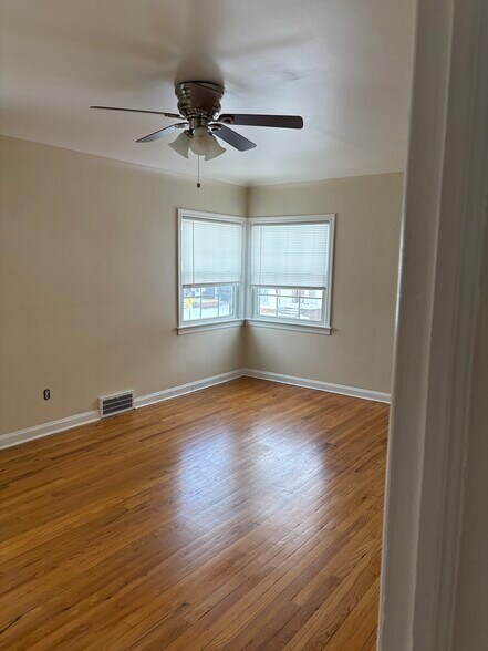 Building Photo - 13813 Wainstead Ave