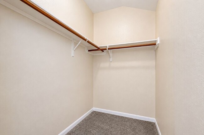 Building Photo - 5402 Rosehaven Ct