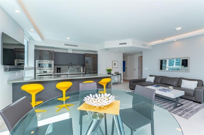 Building Photo - 1080 Brickell Ave