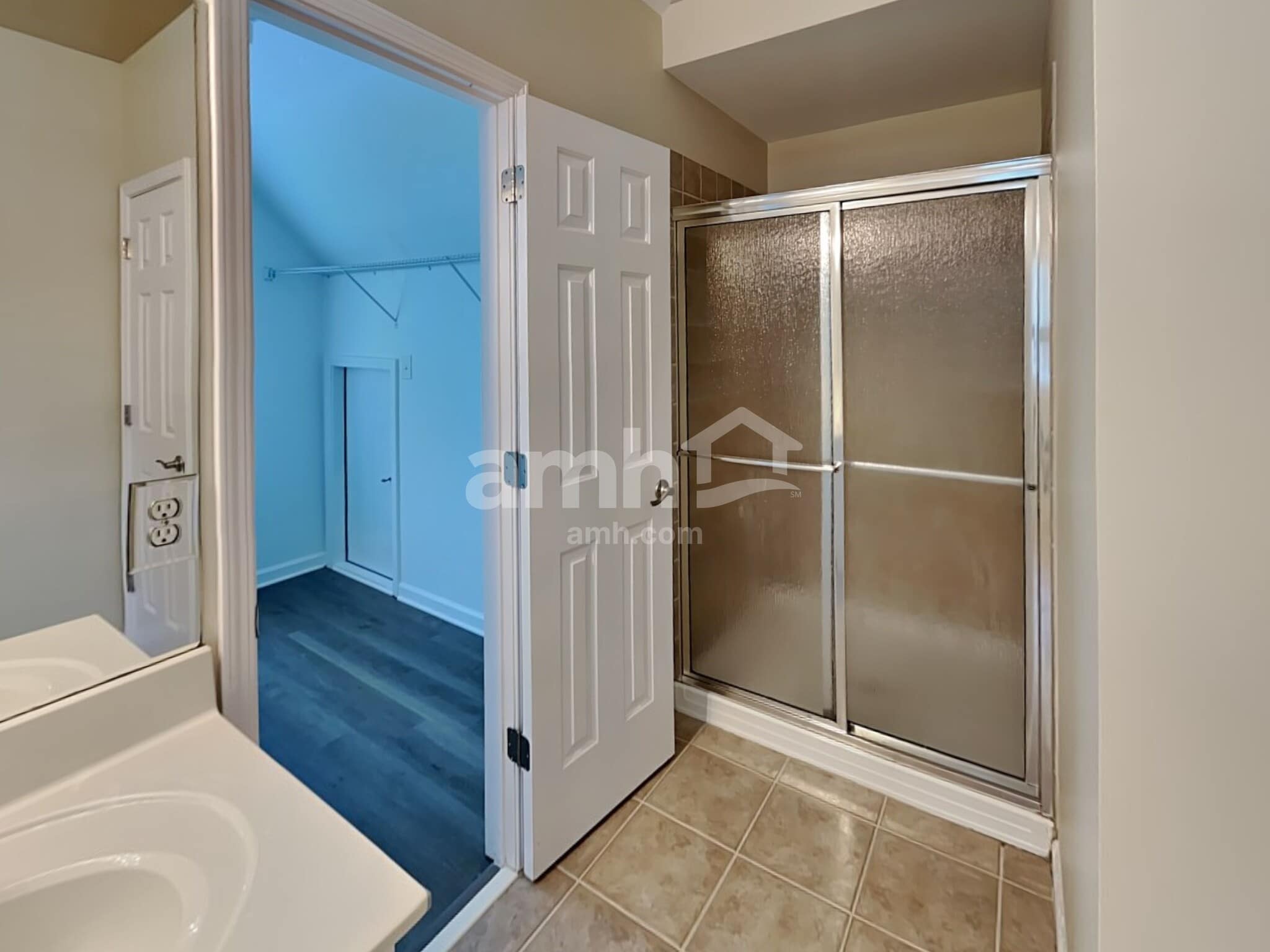 Building Photo - 521 Autumn Walk