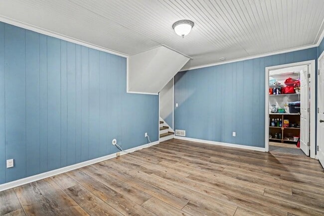 Building Photo - 1950 Branch View Dr