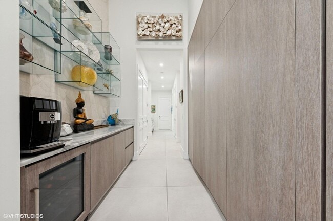 Building Photo - 8533 N Native Dancer Rd