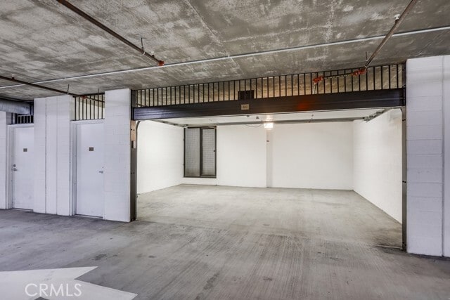 Building Photo - 402 Rockefeller