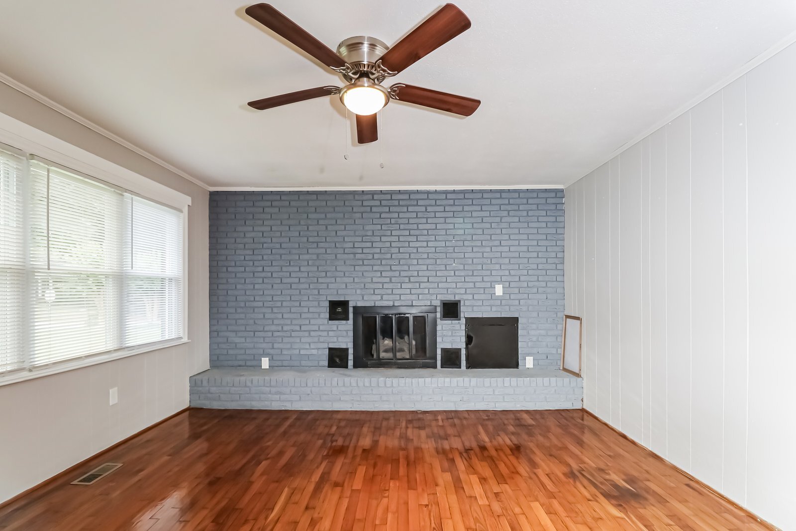 Building Photo - 104 Forest Ln Dr