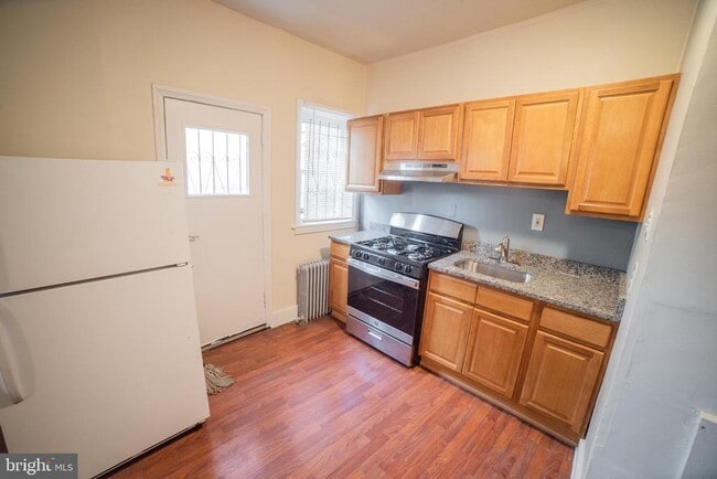 Building Photo - 527 Fairmount Ave