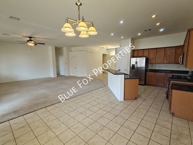 Building Photo - 324 N Oak Tree Canyon Loop