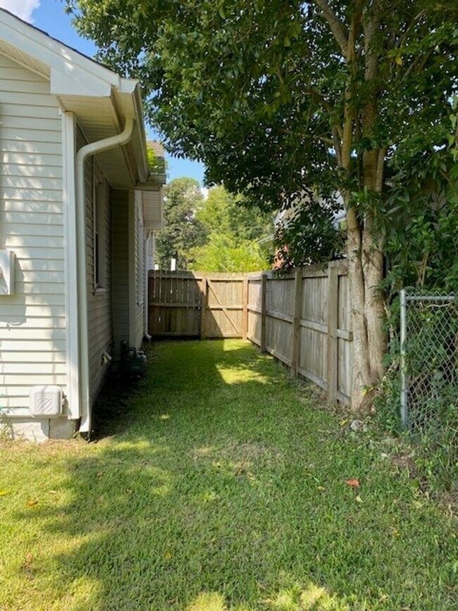 Building Photo - Cargo District home located within walking distance of Downtown Wilmington
